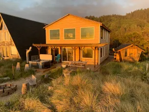 Surf Rider: beach front w/ sauna and hot tub - Image 5