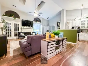 Modern Arcadia Escape At Madison Pet Friendly - Image 4