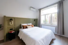 Cathedral view luxurious apartment - Image 3