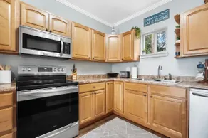 3 BR Sylvan Lakefront Oasis - Image 4