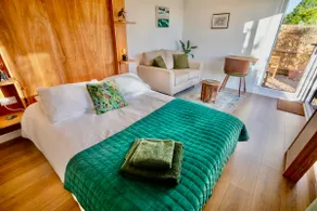 Stylish cosy cabin - Image 3