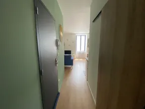 Chic Cocoon • Quiet two-room apartment between Lyon and Saint-Etienne - Image 4
