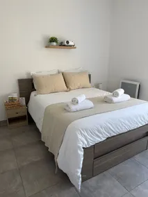 Nice 1-bedroom apartment with garden, pool & movie night - Image 3