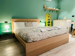 Elegant and Comfortable Mini - Image 5