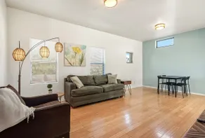 Mid-Town Bungalow Stay - Image 4