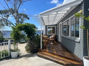 GullCottage Tas- Luxe Waterfront Fisherman’s Shack - Image 4