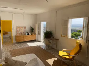 Contemporary, stylish duplex with stunning views. - Image 3