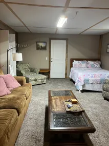 Backyard Bungalow - Image 2