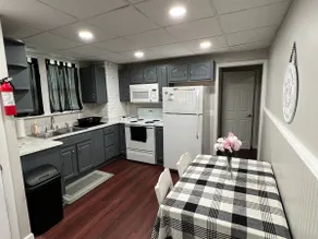 Cozy ground level apartment! - Image 2