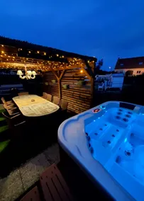 House for 9 people • Private Jacuzzi • A/C • Garden - Image 2