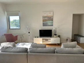 Cozy Studio Apartment - Image 2