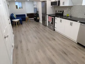 Lake-Walk House: 3BR Haven near Niagara & Toronto - Image 5
