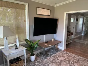 Lake House Retreat - Image 5