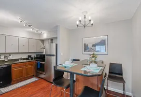 Midtown Mod w/King Bed+Fooseball - Image 5