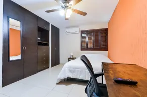 Centrally located & comfortable! - Medical Zone - 6 people - Image 2
