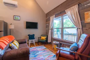 Bluebird Cabin | WiFi & River Access - Image 5