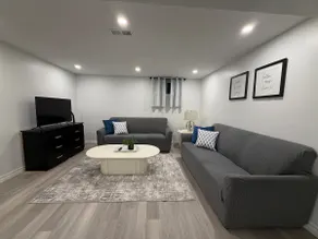 Spacious Private 2 Bedroom Unit in Vaughan - Image 5