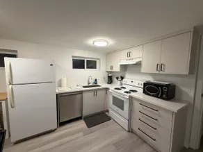 Spacious Private 2 Bedroom Unit in Vaughan - Image 3