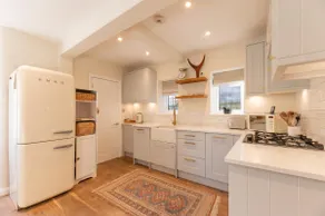 Charming 2-Bedroom Riverside Retreat | Richmond - Image 4