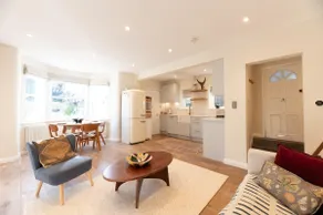 Charming 2-Bedroom Riverside Retreat | Richmond - Image 2