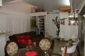 Spacious house ideal for family stays. - Image 3