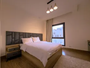 Luxury apartment with garden in Beverly Hills compound, Sheikh Zayed - Image 4