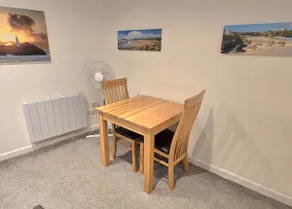 Central Newquay close to beach - Image 5