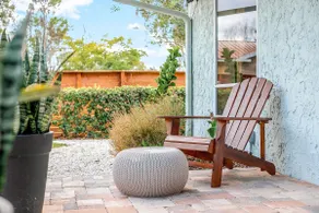 Lakefront Getaway - Image 4