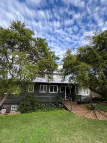 Spacious Peaceful Treetop House - Lake and Bush - Image 4