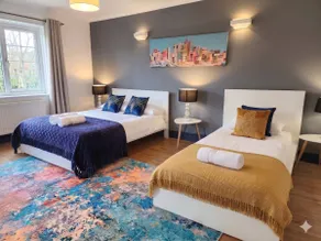 5 Bedroom villa, Oxford, 4-Free Parking spaces - Image 4