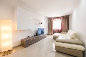 Spacious 2 bedroom apartment - Image 3