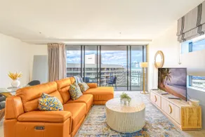 The Reef Retreat | Waterfront by Reef Terminal - Image 2