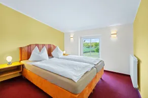 No. 7 / 3-room apartment in a barn, sleeps 4 / ocean view, fireplace, 1 dog - Vacation farm at the - Image 4