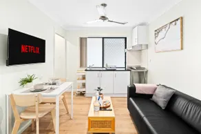 Tidy Sunnybank 1BR | Near Shops | Kitchen | 5144D1 - Image 2