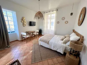 Les Cigales Accommodation, Avignon city center - Image 2