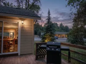 Historic Downtown Cottage | Near Yosemite | WiFi - Image 3