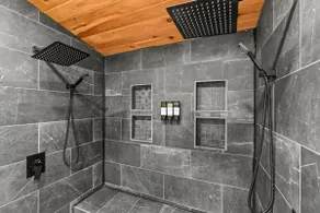 Luxury Couples Escape w/ Hot Tub - Image 4