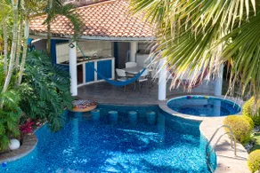Casa Los Cachitos pool and Jacuzzi. - Image 3