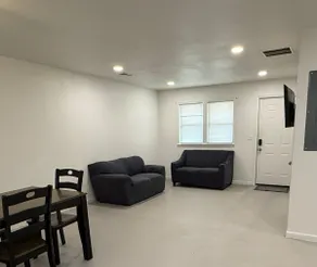 Minimalist Midterm Unit @ Timberline Flats - Image 2