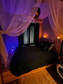 Cozy little nest with hot tub. - Image 5