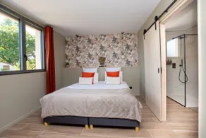 La villa face au lac with heated pool and view - Image 4