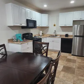 Quiet Tucked Away 1200sqft 2bdrm ADU - Image 4