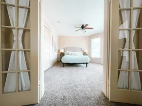 Cozy 2 Bedroom Home, Walk to Shops/Restaurants! - Image 3