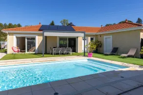 2 bedroom house with heated pool (April to October - Image 3