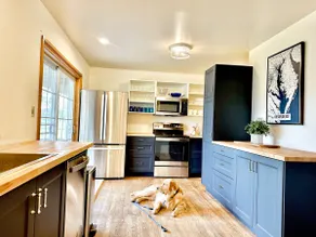 The Blue Heron-Spacious Waterfront house w/ kayaks - Image 4
