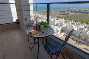 Modern apartment in the center of Acre - Image 3