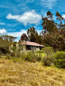 House overlooking the Suesca lagoon - Image 2
