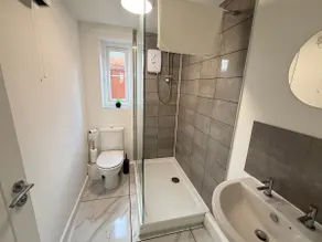 Modern studio flat in Wellington, Telford - Image 5