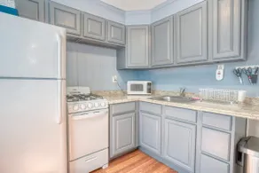 Beach Bungalow - Image 3