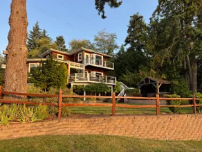 Harbor Hideaway Waterfront Home - Image 2